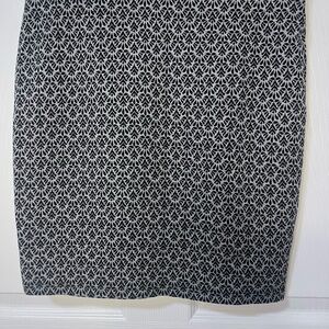 LOFT Patterned Pencil Skirt Super Soft and Comfy Like New